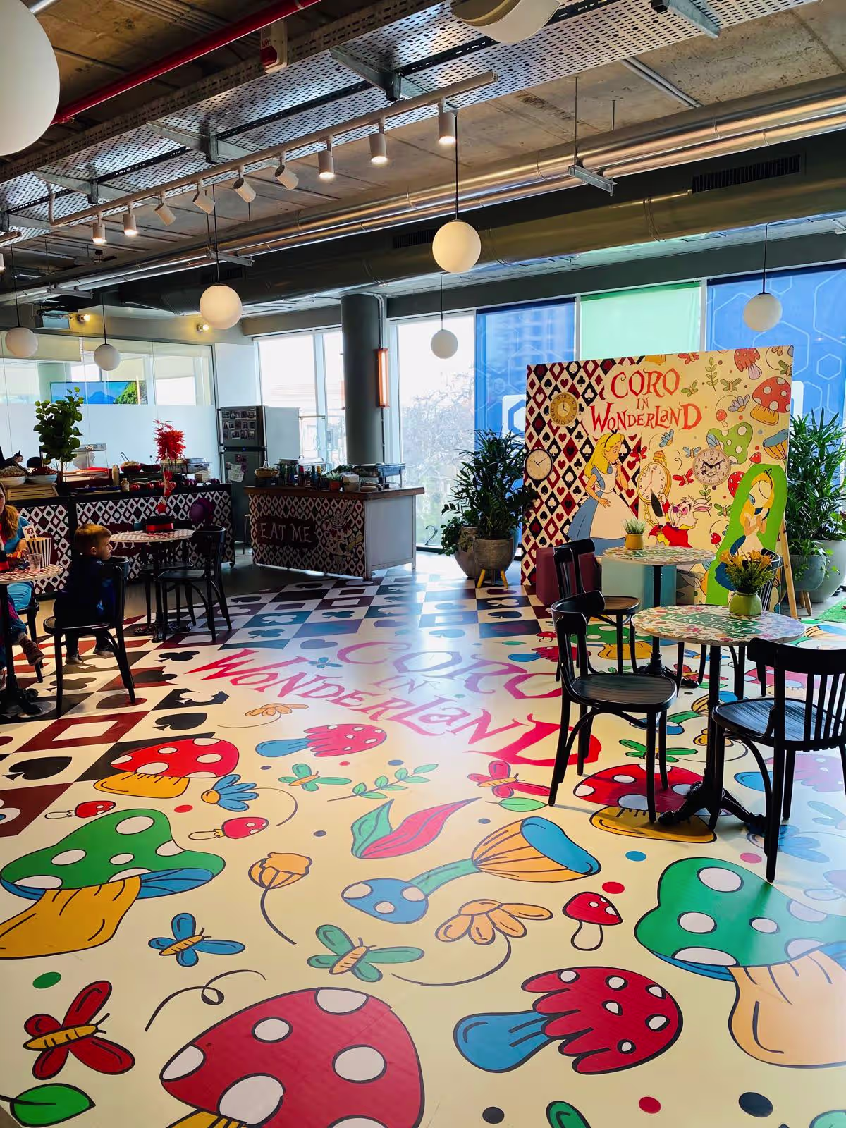 פורים – אליס בארץ הפלאות